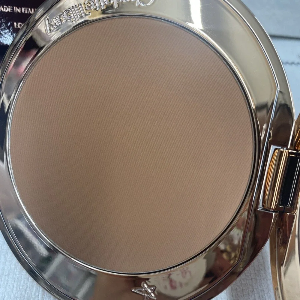 Charlotte Tilbury airbrush bronzer # 3 Tan